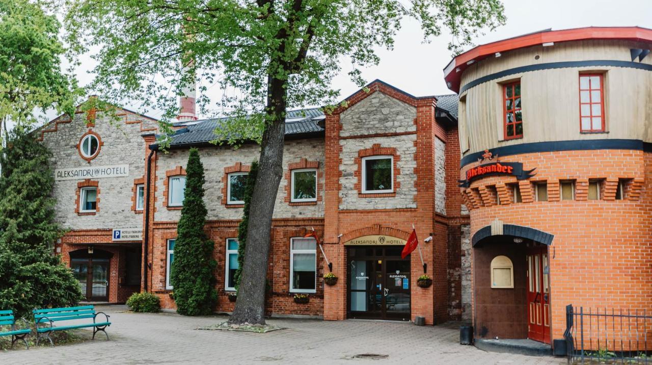 Aleksandri Hotel Tartu Bagian luar foto