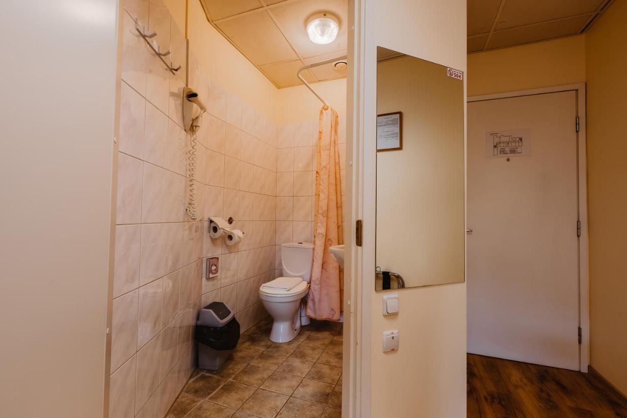 Aleksandri Hotel Tartu Bagian luar foto