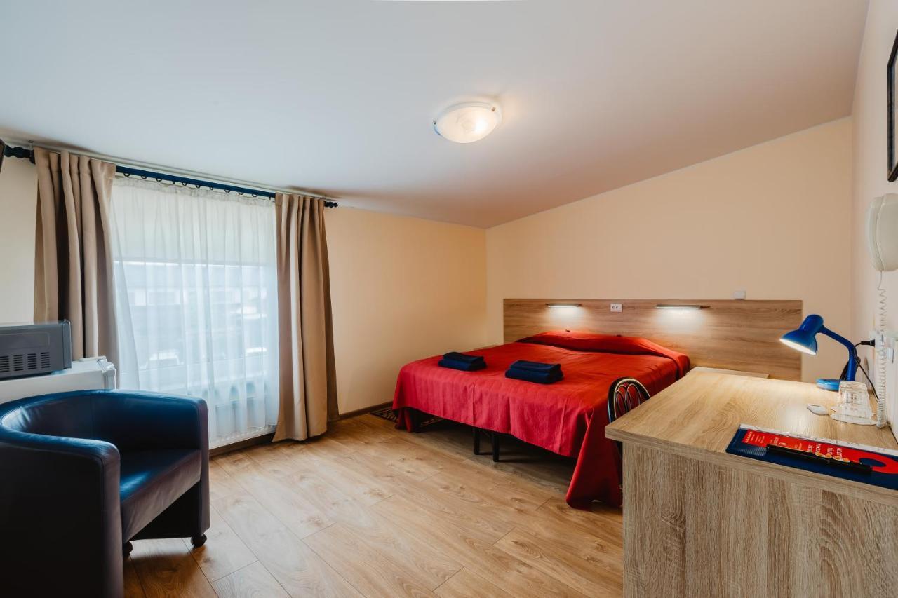 Aleksandri Hotel Tartu Bagian luar foto
