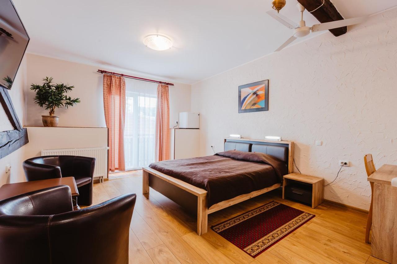 Aleksandri Hotel Tartu Bagian luar foto
