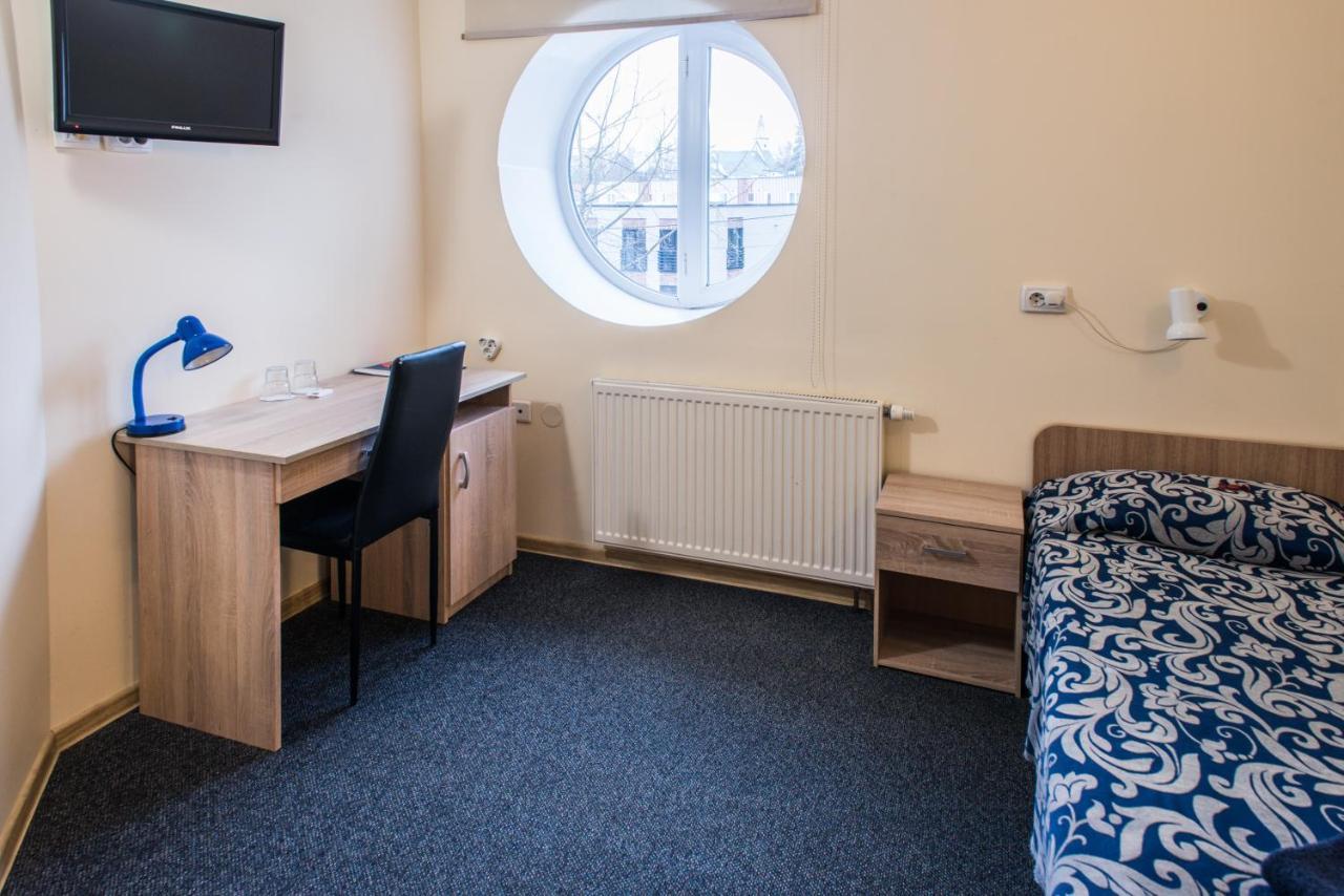Aleksandri Hotel Tartu Bagian luar foto