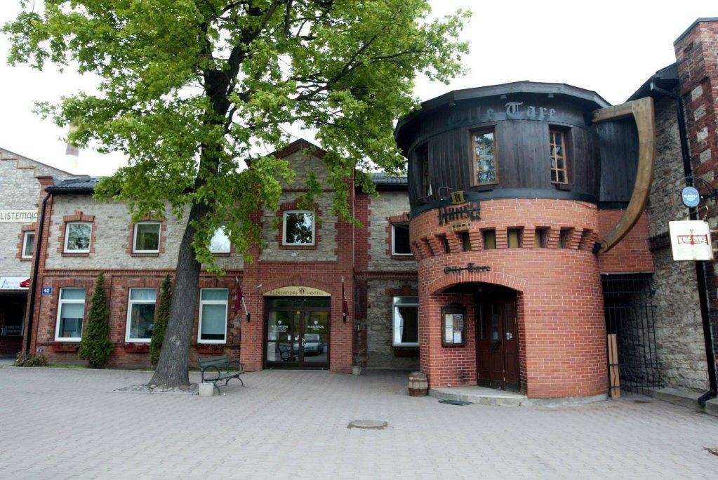 Aleksandri Hotel Tartu Bagian luar foto