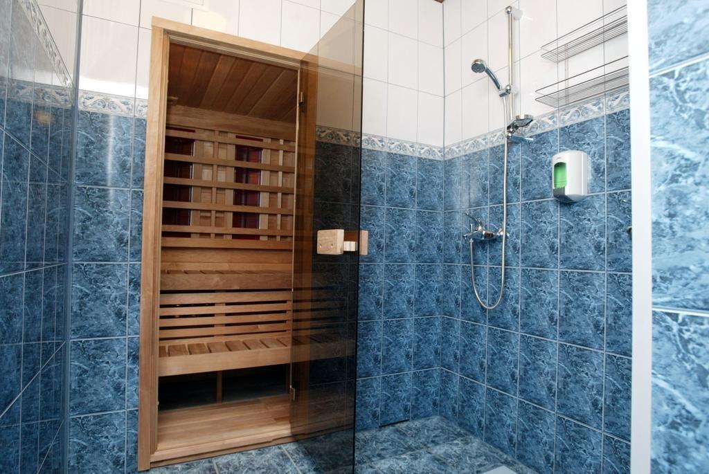 Aleksandri Hotel Tartu Bagian luar foto