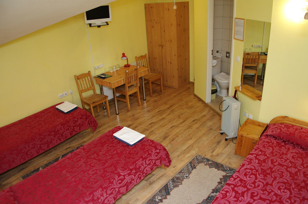 Aleksandri Hotel Tartu Bagian luar foto